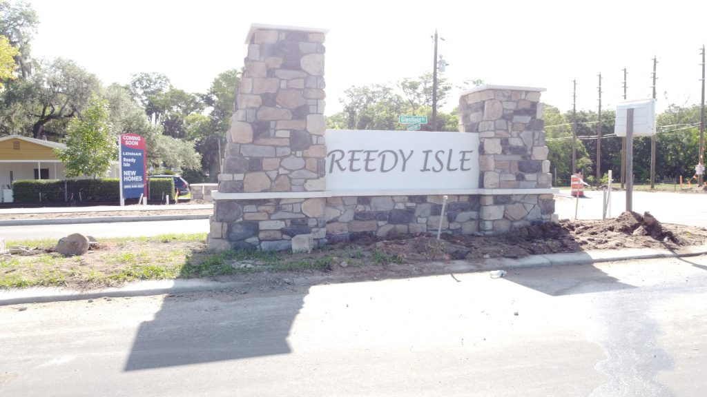 Front Entrance Reedy Isle in Davenport